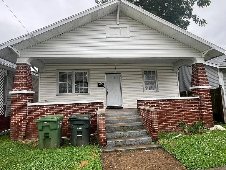 506 Hall St — Photo 7
