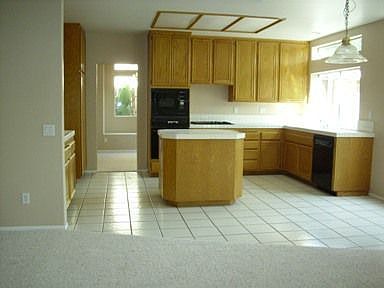 2nd image of 3008 Astoria St