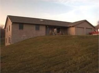 15773 Clover Ln, Asbury, IA 52002