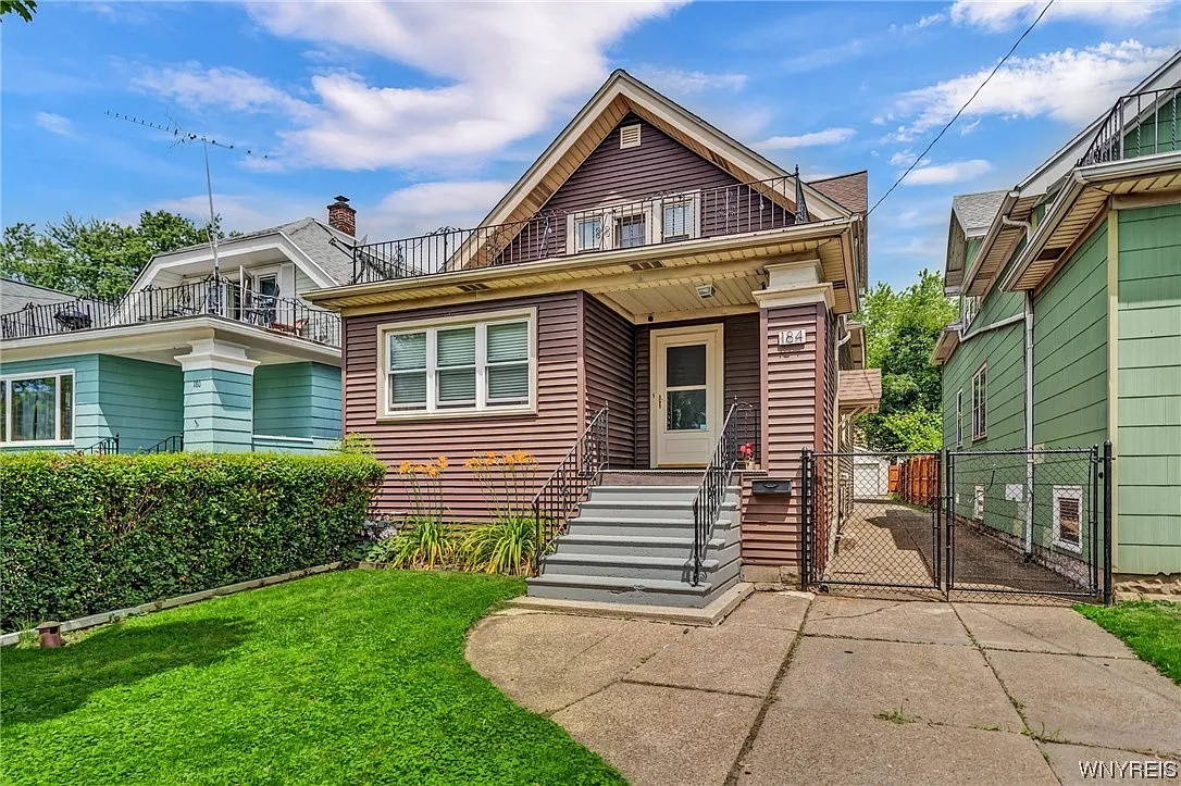 184 Crystal Ave photo 1