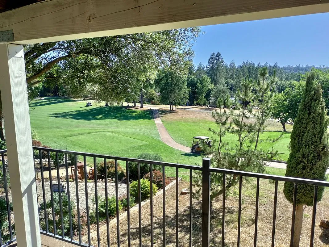3 bed, 3.0 bath, 1998 sqft, $2,500 — Photo 1