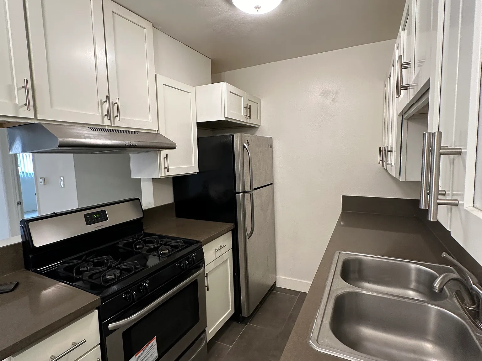 1 bed, 700 sqft, $2,345 — Photo 2
