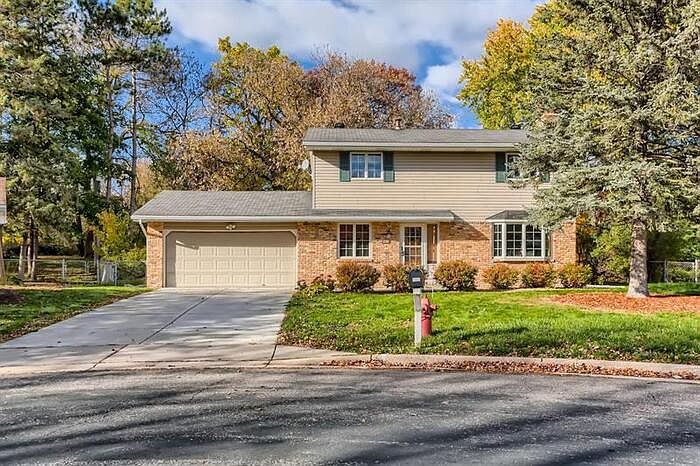 1st image of 1400 Park Hills Ct