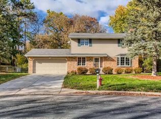 1400 Park Hills Ct, Woodbury, MN 55125