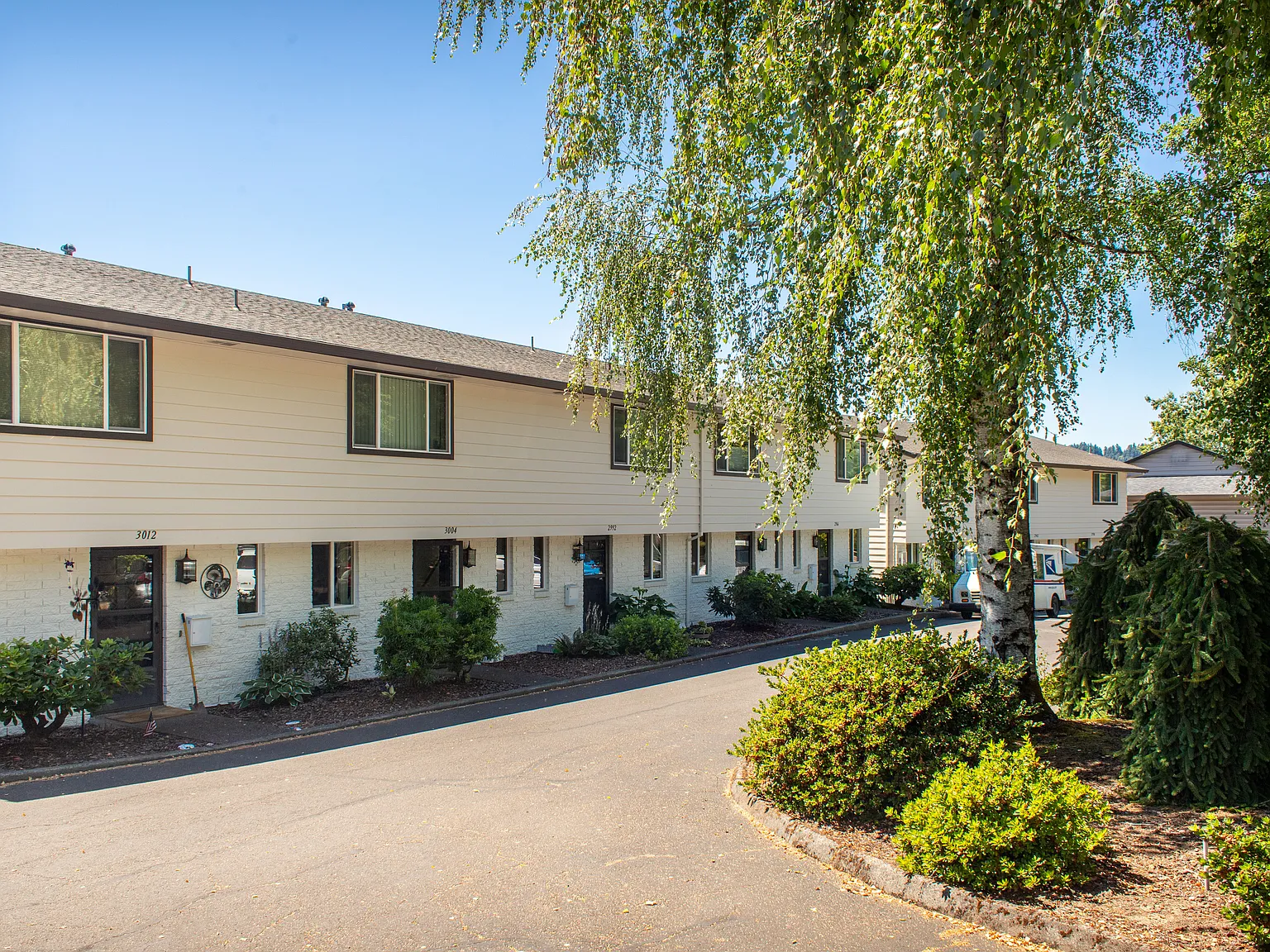 Chestnut Place Apartments — Photo 2