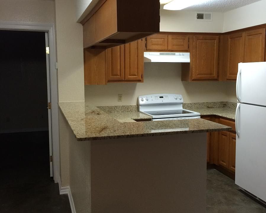 kitchen with granite, 2 pantries