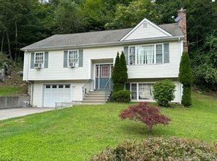 41 Starr St, Norwich, CT 06360