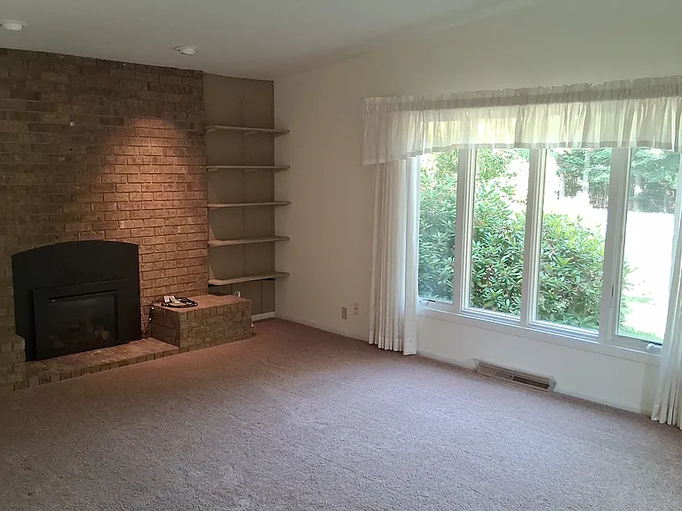 12368 Lakeshore Dr — Photo 12
