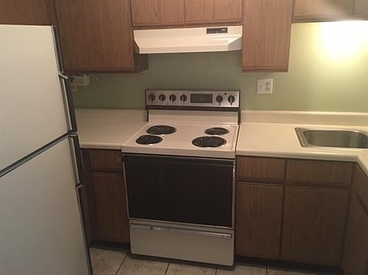 5th image of 6656 Pondside Cres #1