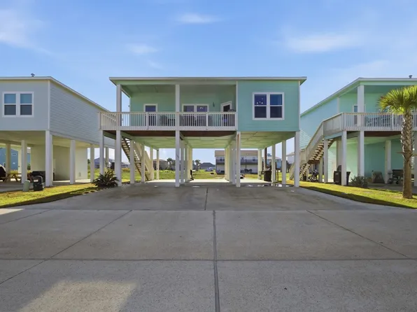 127 Paradise Dr, Rockport, TX 78382