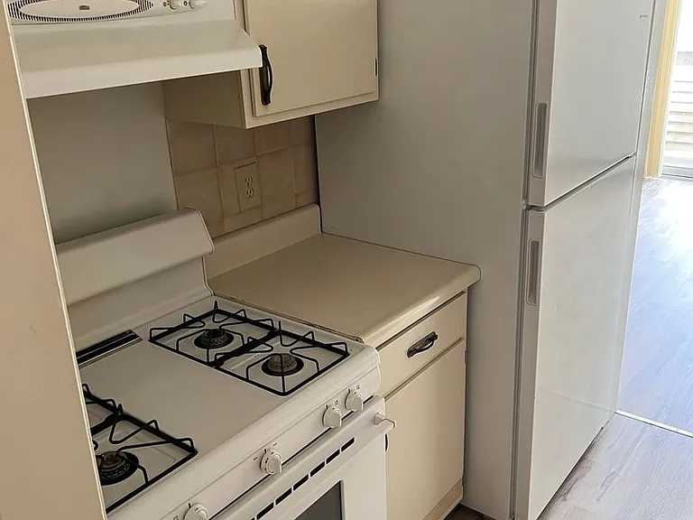 1002 E Harding Dr #304 — Photo 6