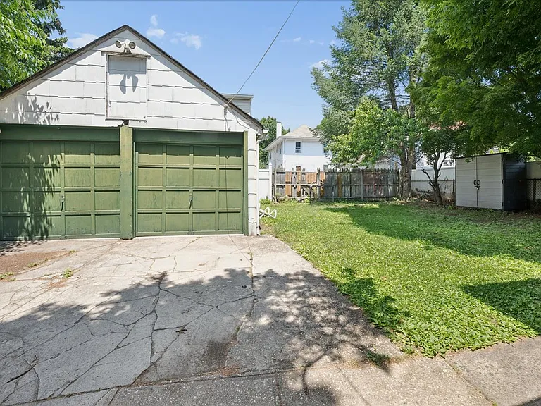 31 Armourvilla Ave — Photo 18