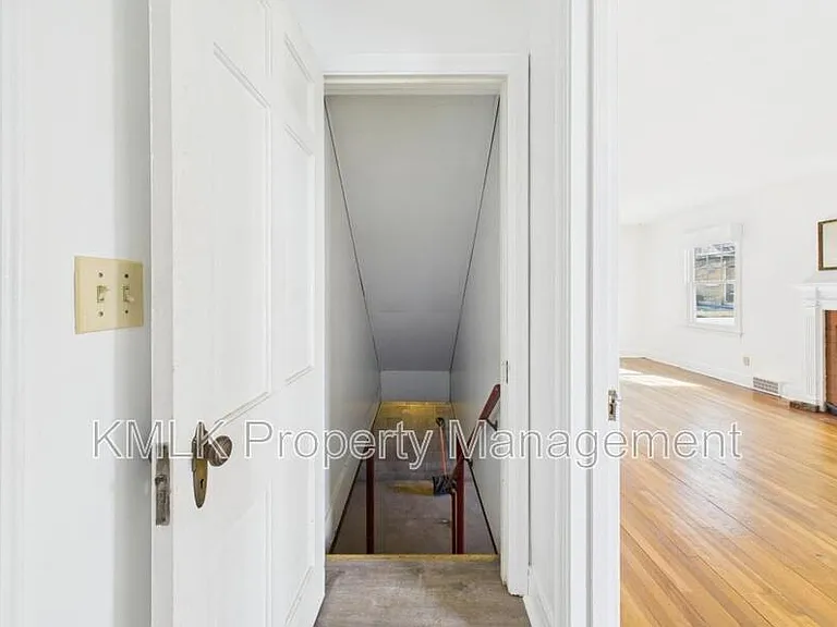 407 Washington St NE — Photo 32