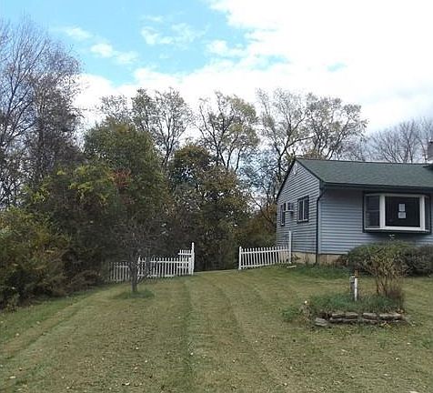3rd image of 10 Nob Cir