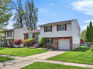 266 Peppertree Dr, Amherst, NY 14228