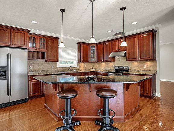4th image of 12452 Burke Dr