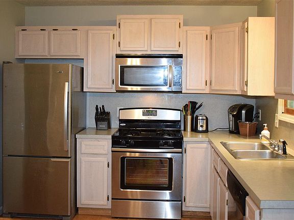 3rd image of 20774 Red Oak Dr