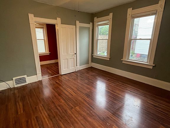 5th image of 1657A N Arlington Pl