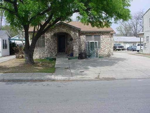 1st image of 919 ALAMETOS ST