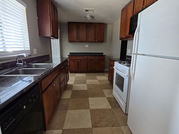 2nd image of 2200 Dune Dr
