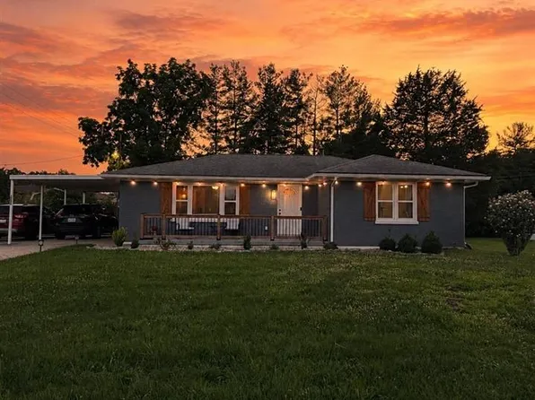 149 N Deepwood Dr, Radcliff, KY 40160