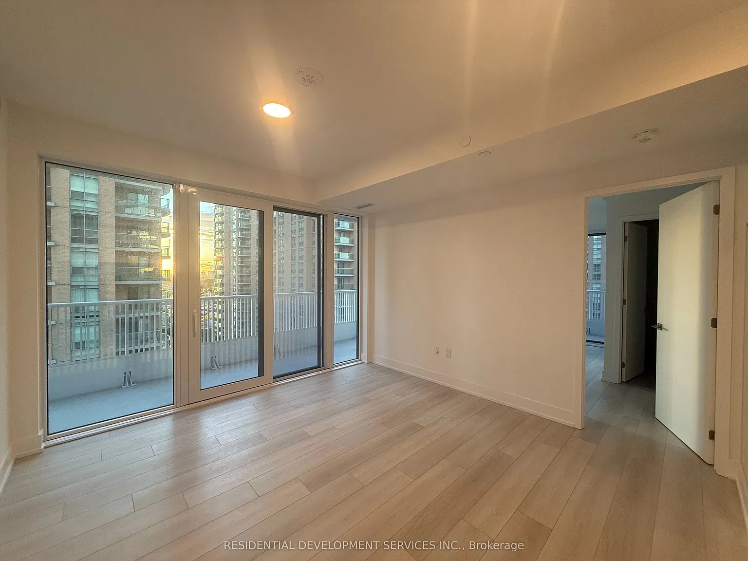 36 Olive Ave — Photo 3