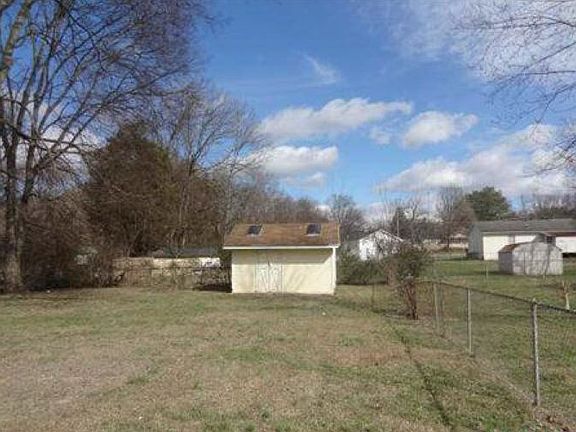 5th image of 3112 Deer Lake Dr