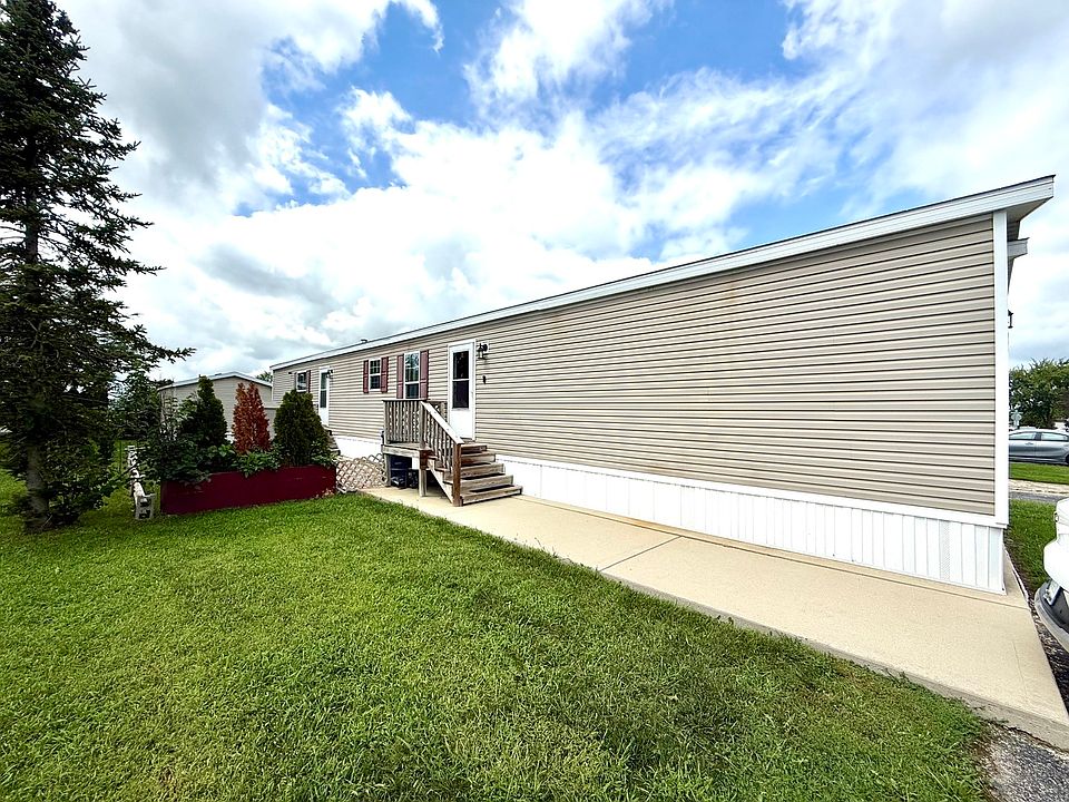 1st image of 52 Cherry Ln