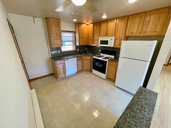 3rd image of 5450 W Higgins Ave APT 13