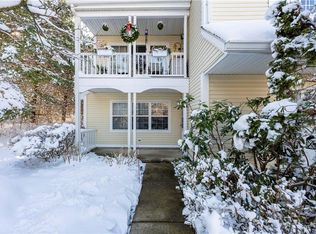 54 Durham Ct, Fishkill, NY 12524