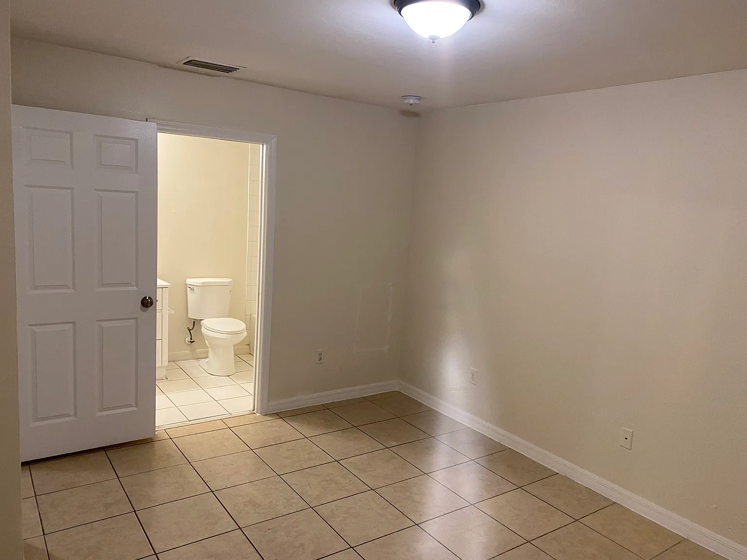 3 bed, $1,650 — Photo 2