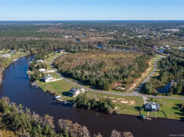 3915 River Moss Ln, Westlake, LA 70669