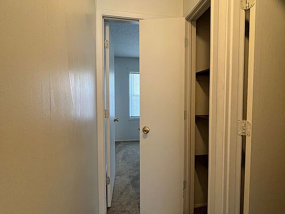 5th image of 1101 N Thayer St APT 8