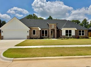 990 Mallard Dr, Lindale, TX 75771