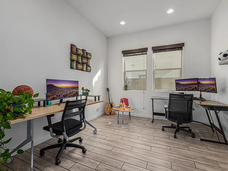 22112 N 59th Pl — Photo 19