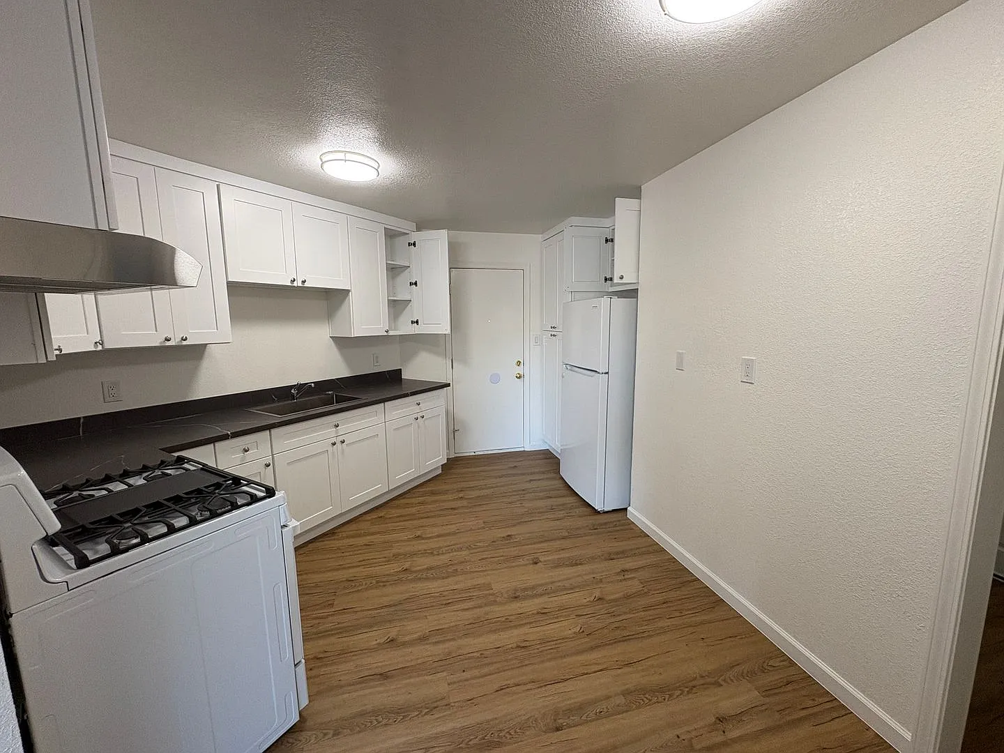 Walnut Ave — Photo 2