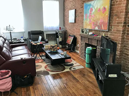 Rented by Joe Gotham LTD | media 21