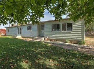 1862 Lake Rd, Burbank, WA 99323