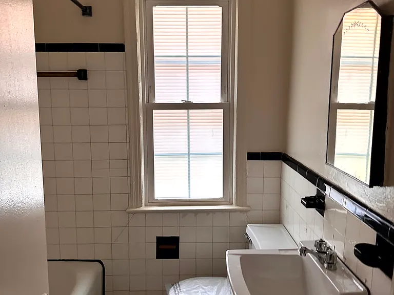 2237 40th Pl NW #1 — Photo 11