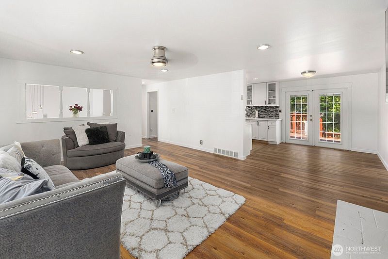 5th image of 2102 SW 322nd Street