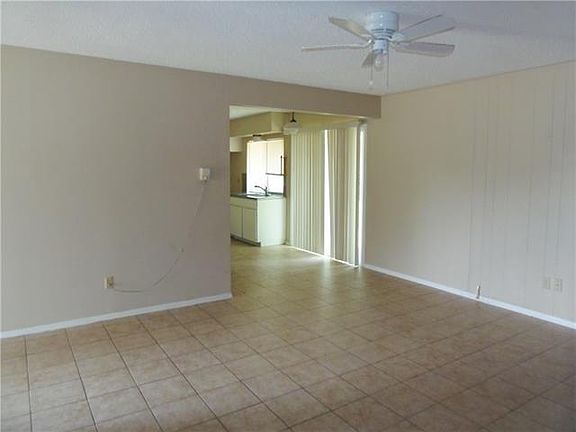 2nd image of 121 Bristol Dr