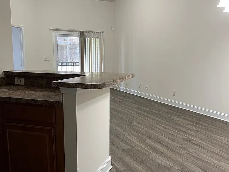 111 Portsmith Dr #6 — Photo 1