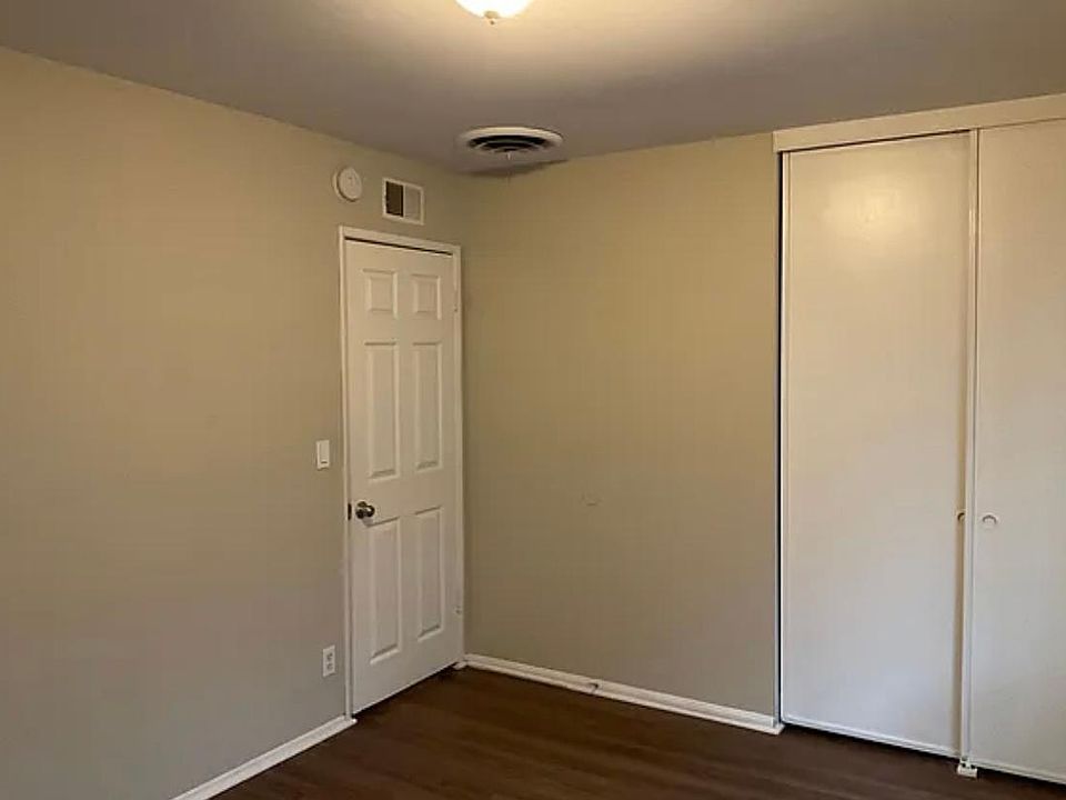 1st image of 22921 Runnymede St