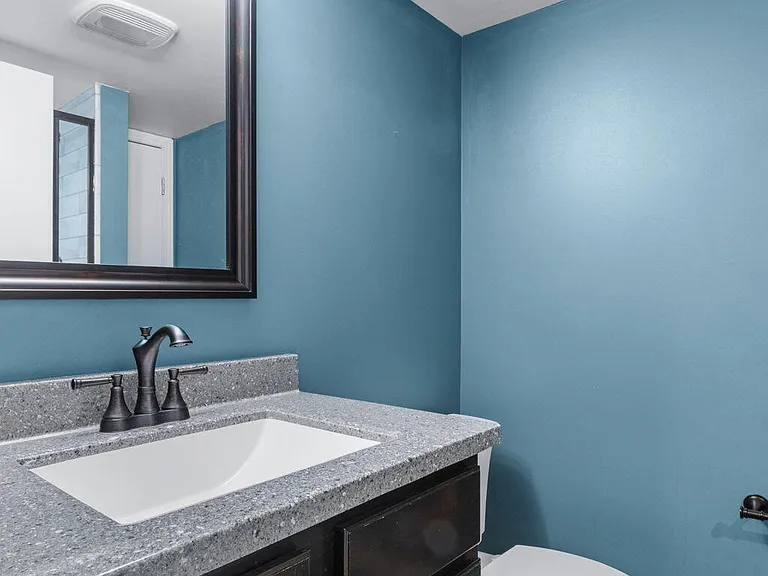 519 Leyton Ave — Photo 34