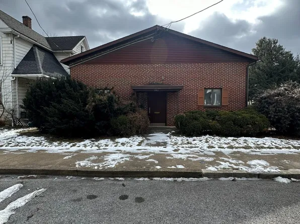 482 E Washington St, Chambersburg, PA 17201