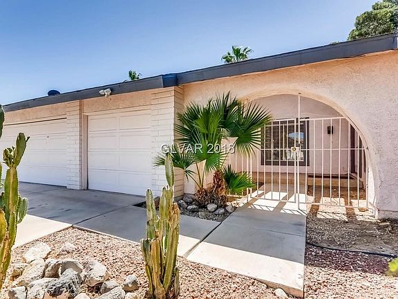 3rd image of 5137 Avenida Del Luna