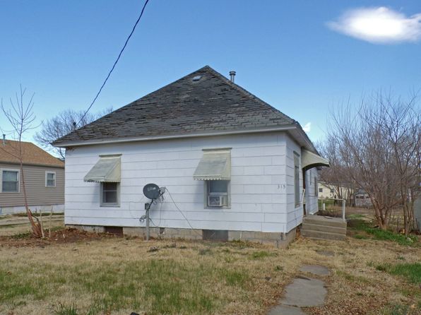 315 3rd St, Miltonvale, KS 67466