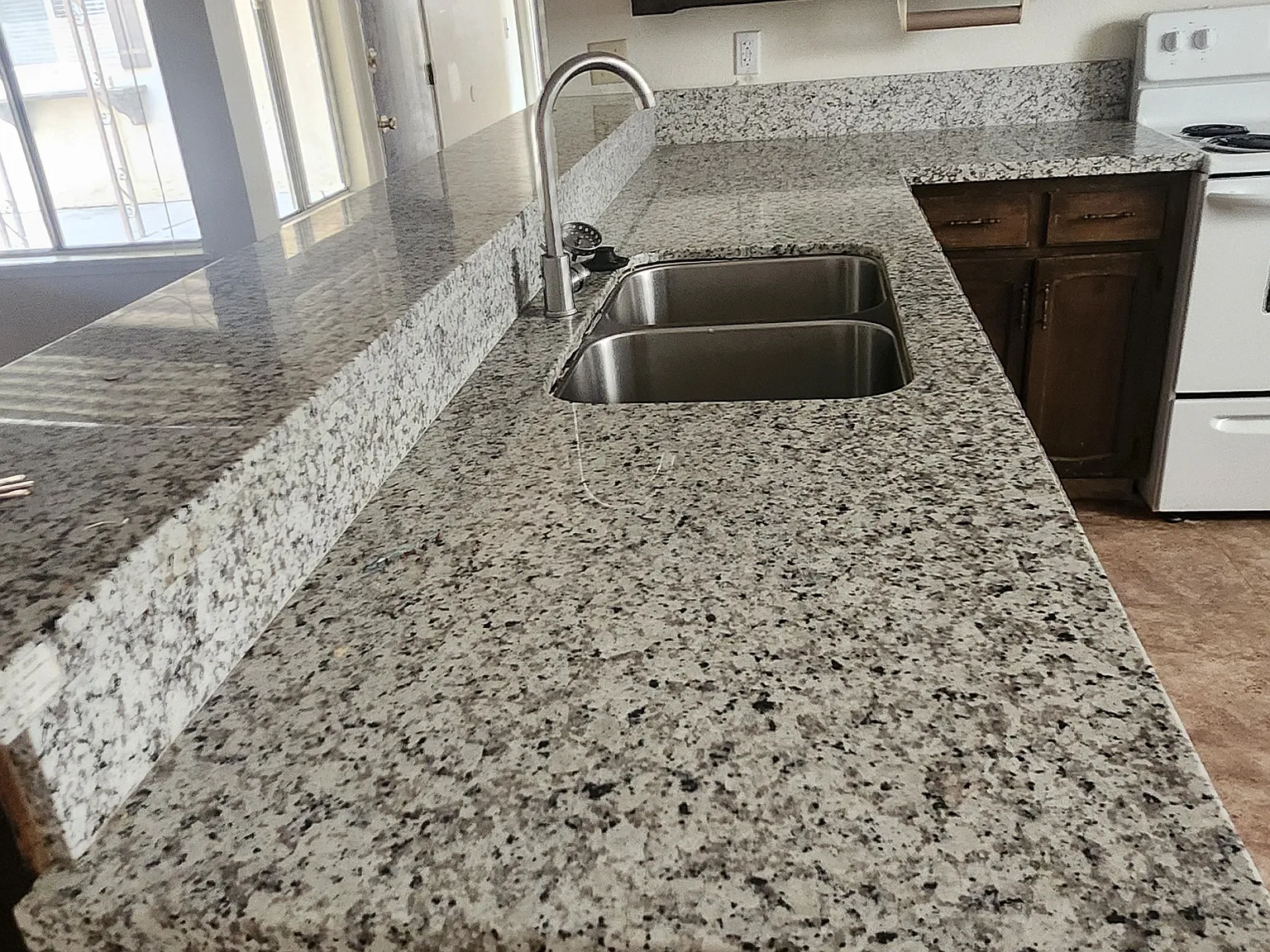 3 bed, 1870 sqft, $2,100 — Photo 3