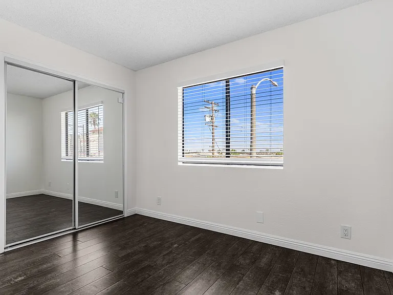1168 E 10th St #224B — Photo 14