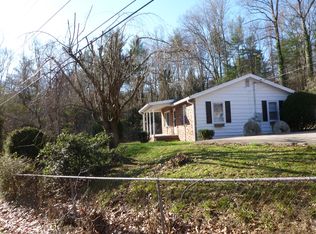 132 Glenwood Rd, Hendersonville, NC 28791